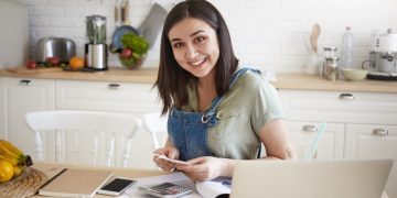 Woman practicing the Financial Self-Care.