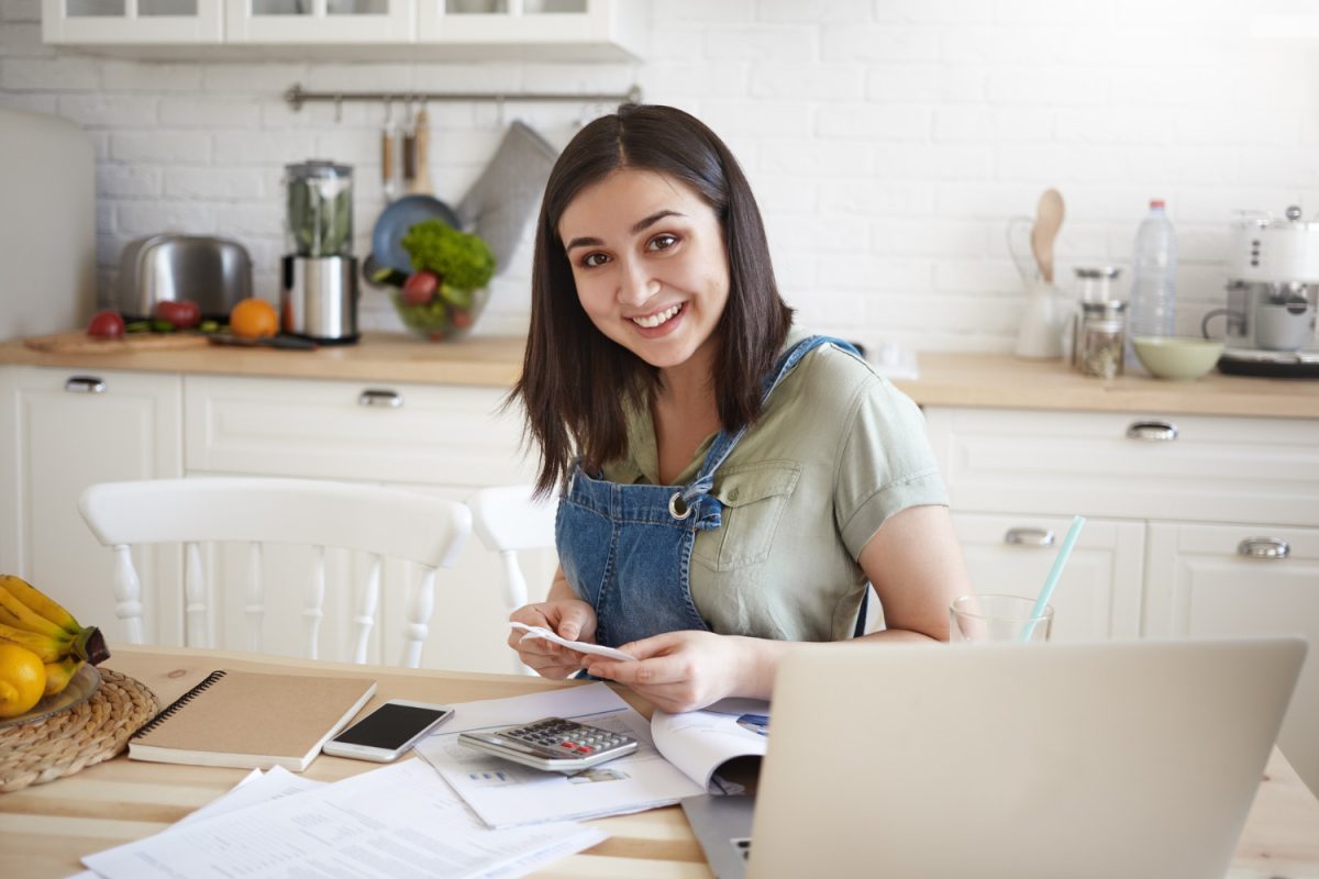 Woman practicing the Financial Self-Care.