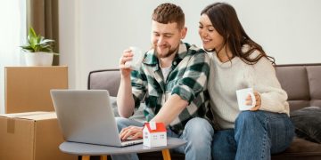 a couple getting a Bridge loans.